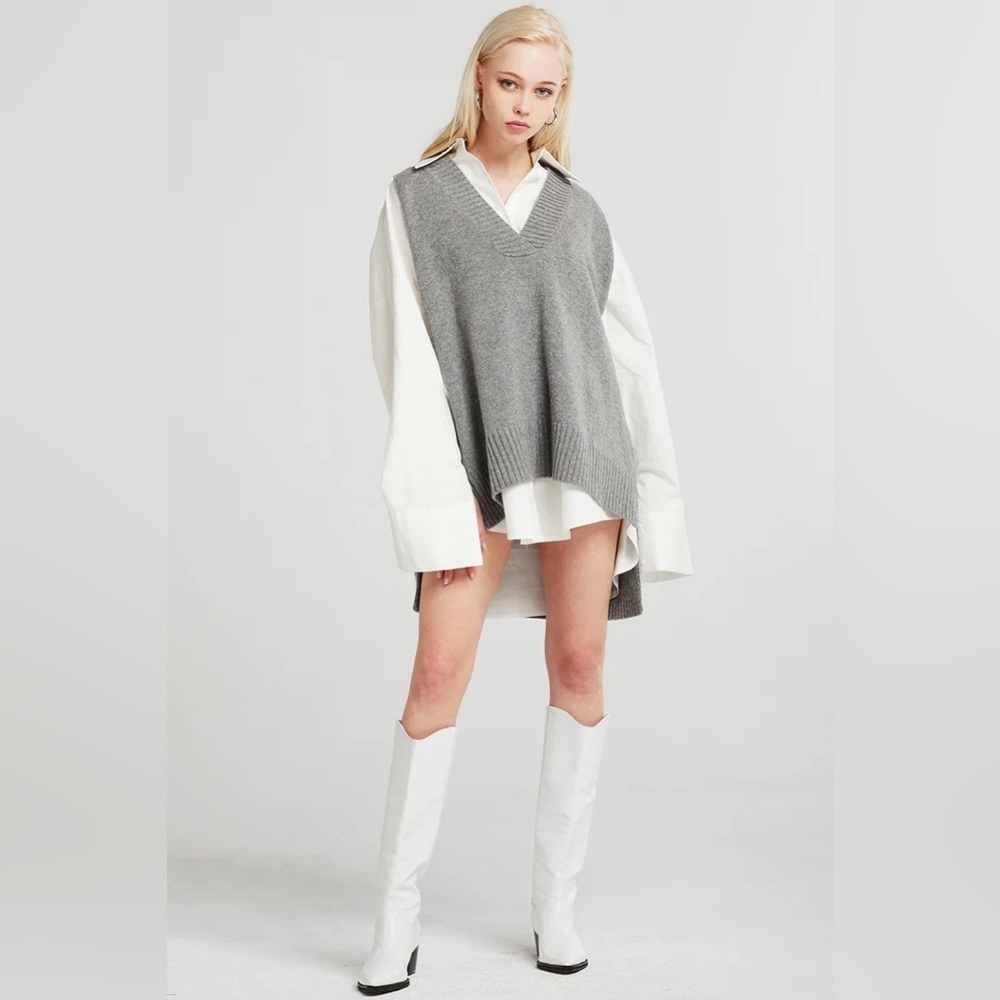 Storets Gray and White Layered Top